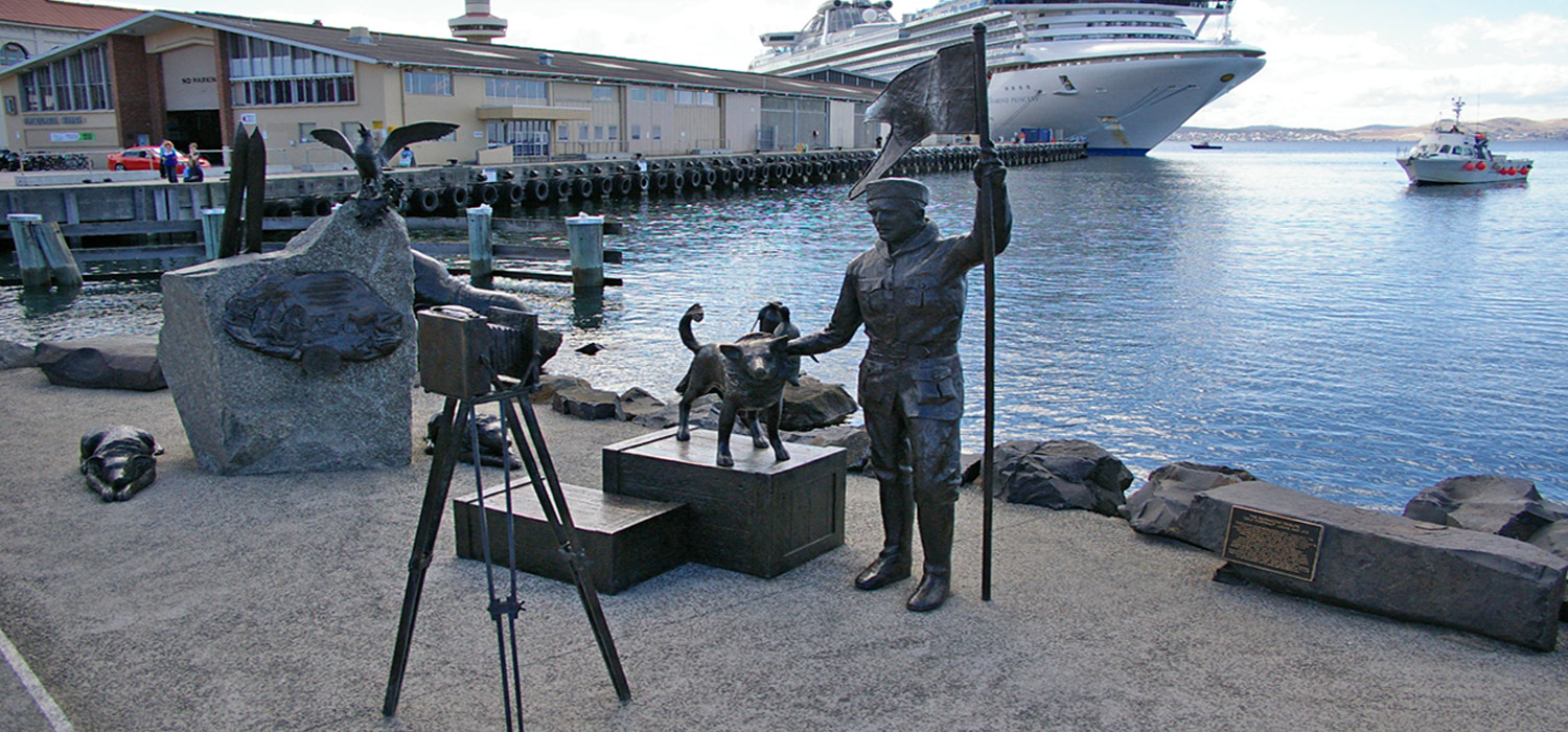Hobart statue